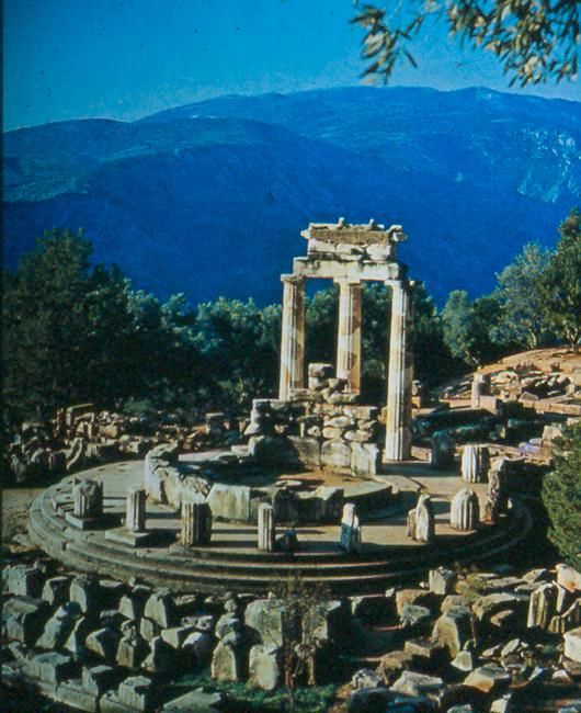 Tholos, Delphoi, kr.e.380